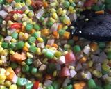 Foto langkah ke 5 dari resep Tumis sayuran pelangi.