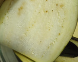 Foto del paso 1 de la receta: Parmigiana de berenjenas 🍆🍅🧀🍃
