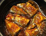 A picture of step 9 of Vietnamese Braised Mackerel in Clay Pot.
