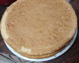 Foto del paso 6 de la receta Tarta con crema pastelera, fresas y nata recubierta de natillas