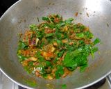 A picture of step 6 of Dal Palak and Green Papaya Curry.