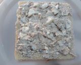 A picture of step 3 of Creamy sardine sandwich.