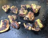 Une image de l'étape 6 de Chevreau mariné grillé façon travers et ses pommes de terre.