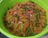 Foto langkah ke 4 dari resep Bihun Goreng Simpel.