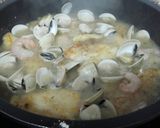 Foto del paso 4 de la receta: Merluza en salsa verde