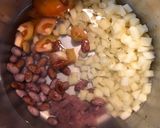 Foto langkah ke 7 dari resep MPASI 10 BulanTim[Kentang, Hati Sapi, Kacang Merah & Tomat].