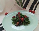 Foto del paso 8 de la receta: Bimi con cherrys y rebozuelos al ajo negro