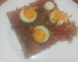 Foto del paso 4 de la receta: Coca de verduras, atún, aceitunas negras y huevo duro