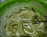 Foto langkah ke 3 dari resep Bolu matcha kukus.