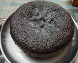 A picture of step 4 of Chocolate Vanilla Cake.