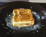 A picture of step 3 of Nutella Milk Toast.