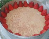 صورة لخطوة 8 من وصفة الفريزي🍓 كيكة الفراولة الرائعة 🤤