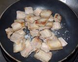 รูปขั้นตอนการทำที่ 3 ของ หมูสามชั้นผัดพริกเกลือ-ข้าวหมูสามชั้นผัดพริกเกลือ