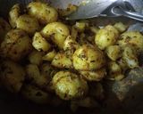 A picture of step 2 of Jeera aloo.