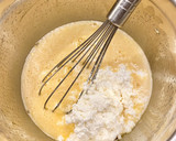 Foto del paso 3 de la receta: Pastel de requesón y pasas “sin gluten “