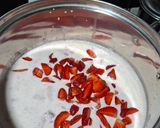 Foto langkah ke 8 dari resep Strawberry Creamy Drink.