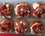 Foto del paso 7 de la receta: Mini pizzas de pan molde