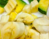 A picture of step 2 of Avocado smoothie.