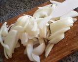 Foto del paso 2 de la receta: Empanadas de carne cortada a cuchillo al vino tinto