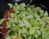 Foto langkah ke 3 dari resep Tumis Timun Telur.
