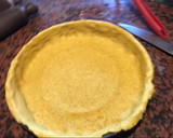Foto del paso 3 de la receta: Tarta de pollo con masa de harina común, integral y cúrcuma