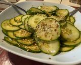 Une image de l'étape 4 de Salade de concombre à l’asiatique.