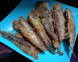 Foto langkah ke 2 dari resep Tumis pindang salem.