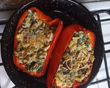 Foto del paso 4 de la receta: Morrones rellenos con verdeo