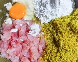 Foto langkah ke 1 dari resep Sup Bening Baso Ikan dan sayuran.