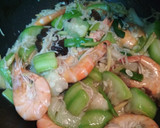 菇耳絲瓜炒鮮蝦（簡單煮）的食譜步驟2照片