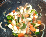 Foto del paso 4 de la receta: Wok de verduras con pollo