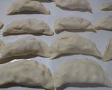Foto del paso 4 de la receta: Varenikes de Papa y cebolla morada