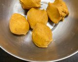A picture of step 5 of Achari Aloo Parathe aur Chai.