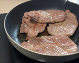 Foto del paso 2 de la receta: Chuletas de cerdo en salsa de café