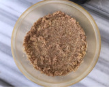 A picture of step 1 of Kısır (Fine Bulghur Salad).