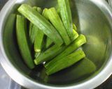 A picture of step 1 of Malai stuff okra.