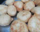 A picture of step 3 of Urad dal ke Dahi Vade.