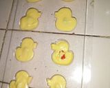 Foto langkah ke 4 dari resep Coklat Praline karakter Bebek.