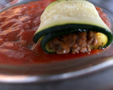 Foto del paso 4 de la receta: Rollitos de calabacín con carne picada y salsa de tomate
