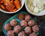 Foto del paso 2 de la receta: Brochetas de carne picada