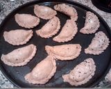 Foto del paso 5 de la receta: Empanadas con relleno de porotos y verduras salteadas