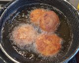 Fűszeres rántott sertés köröm burgonya pürével, házi savanyúval recept fázis 4 fotója
