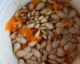 Foto del passaggio 8 della ricetta Riciclo creativo di una zucca: polpa, buccia, semi