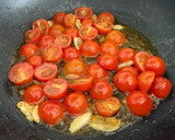 Foto del paso 2 de la receta: Pasta penne con tomate cherry y albahaca. 🍅🍃