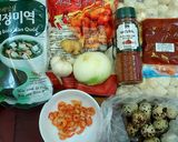 Hình bước làm 1 của món Tokbokki