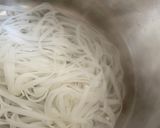 Foto del paso 2 de la receta Noodles de arroz con verduras 🍚