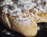 Foto del paso 2 de la receta: Ensaimada rellena de crema pastelera!!
