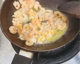 Foto langkah ke 2 dari resep Udang Mentega Saus Kecap.