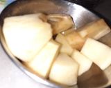 A picture of step 1 of Apple choco chips muesli smoothie.