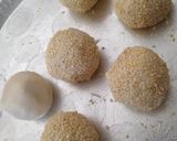 A picture of step 2 of Mungbean cake (onde-onde).